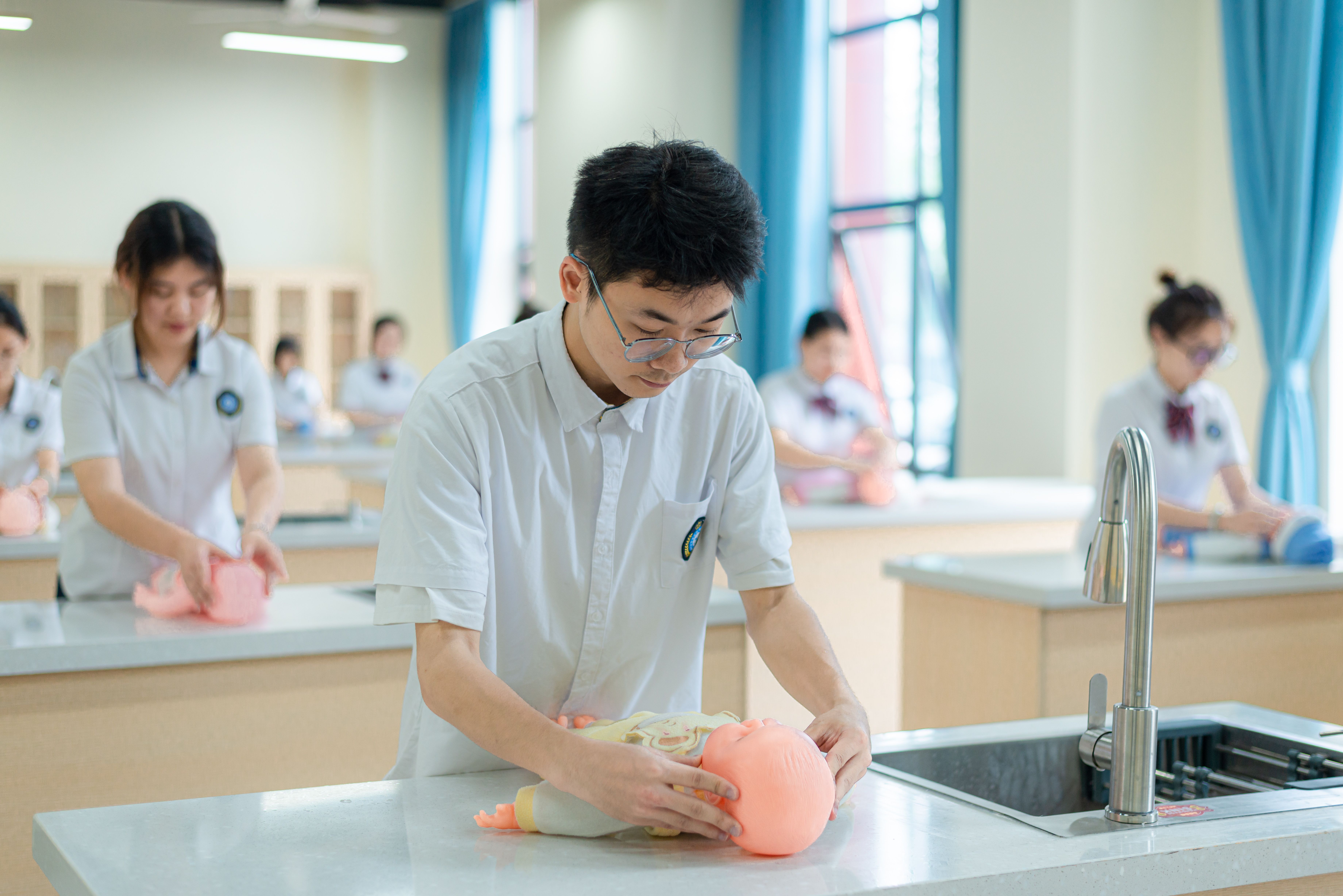 嬰幼兒照護與安全健康管理實訓室.jpg